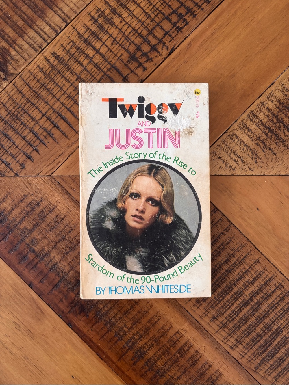 📚3/15$ Twiggy & Justin